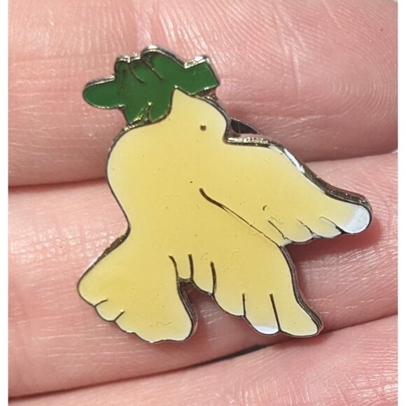 White Dove With Olive Branch Enamel Lapel Pin - Picture 1 of 2